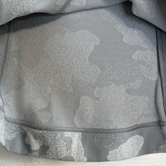 Lululemon Close to Crossing Gray Camo Crossover Hem Long Sleeve Shirt Size 8 - Picture 8 of 15